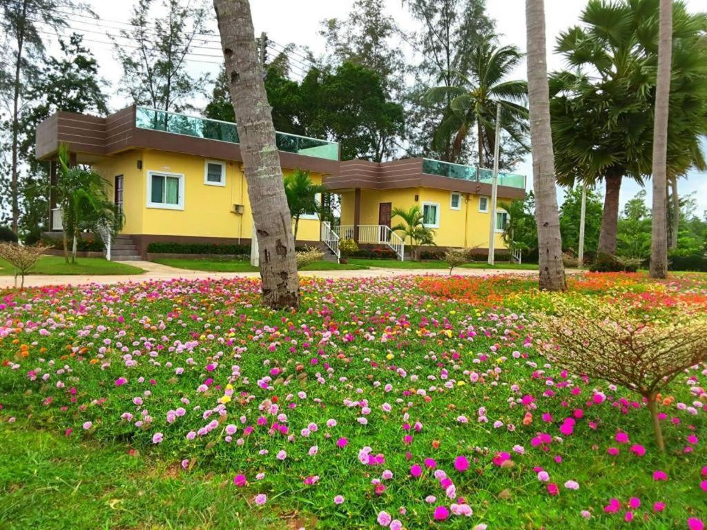 Hadthong Resort Pak Phayun Exterior photo