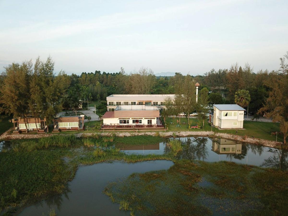 Hadthong Resort Pak Phayun Exterior photo